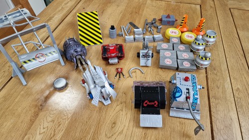 Robot wars battle - &, bots